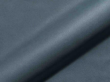 Polsterstoff Marla 1411 mit feiner Mikrofaserstruktur und gleichmäßiger, matter Oberfläche für langlebige Polstermöbel.