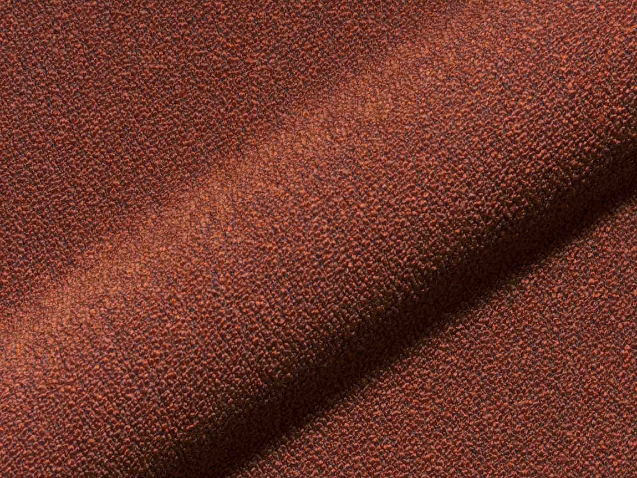 Polsterstoff Rode 931 mit kompakter Struktur und griffigem Fall, robust und pflegeleicht.