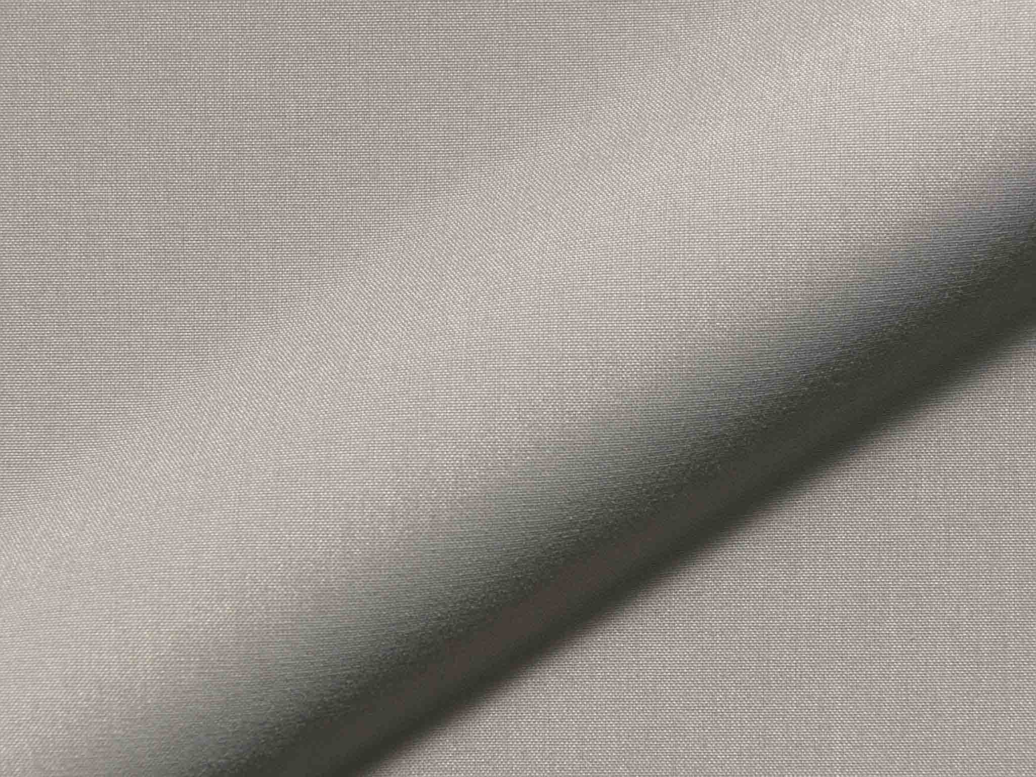 Polsterstoff Salerno 181 wirkt gepflegt mit matter Optik, robust und pflegeleicht und gleichmäßig im Gefühl.